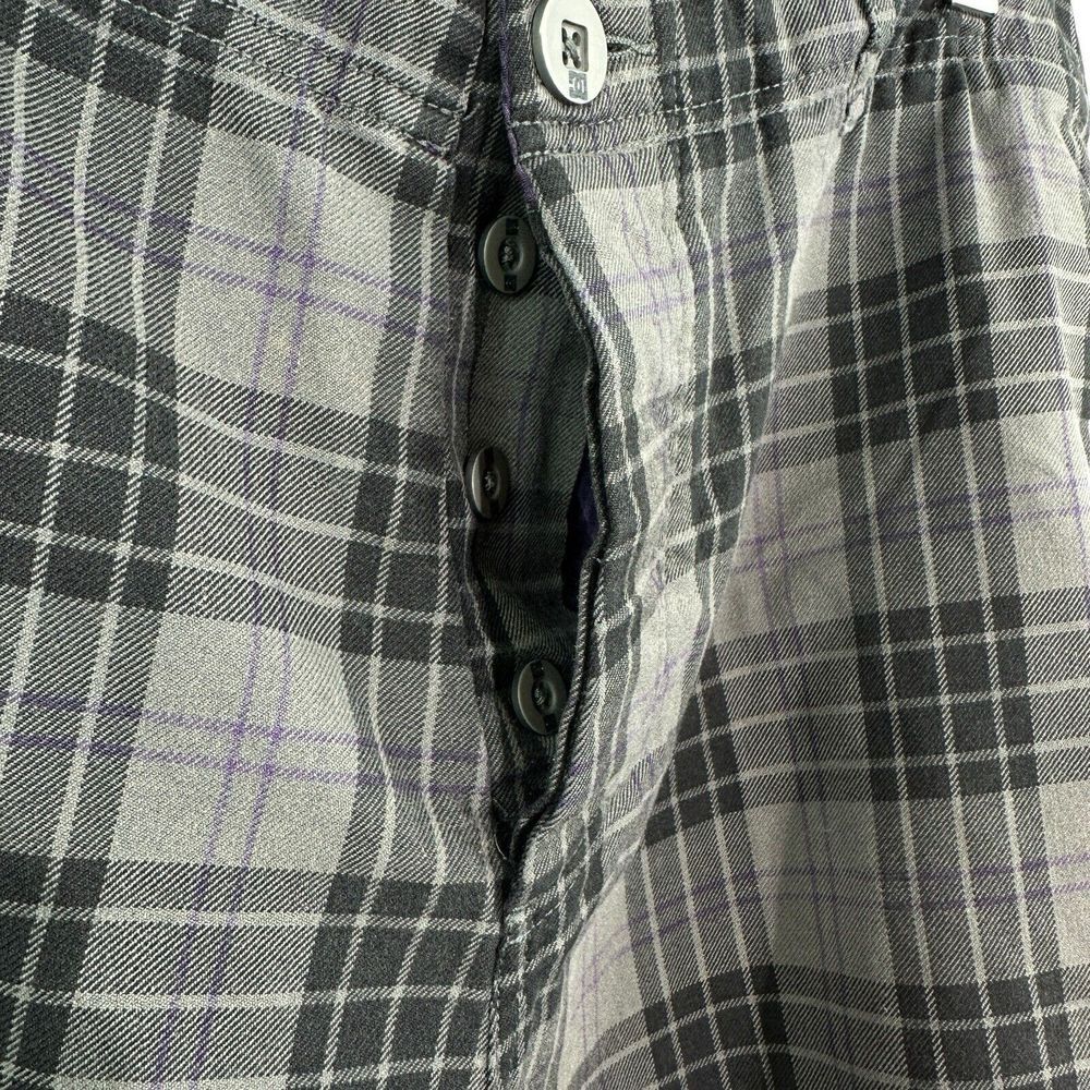 DC Mens Chino Shorts Gray Black Purple Plaid Flat Front Casual Pockets 34 *FLAW* - Picture 4 of 16